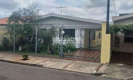 Casa à venda 3 Quartos, 5 Vagas, Vila Monteiro, Londrina - PR