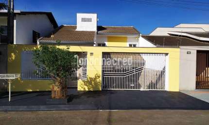 Casa à venda 4 Quartos, 1 Suite, 4 Vagas, 250M², Santa Mônica, Londrina - PR