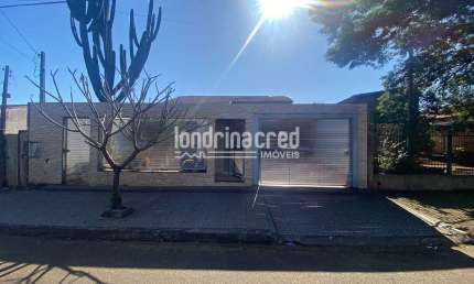 Casa à venda 3 Quartos, 2 Vagas, 330M², Califórnia, Londrina - PR