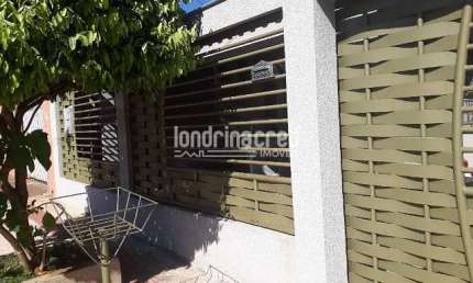 Casa à venda 3 Quartos, 1 Suite, 4 Vagas, Conjunto Farid Libos, Londrina - PR