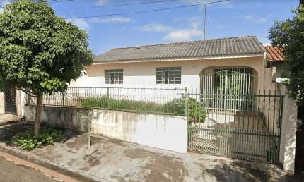 Casa à venda 2 Quartos, 2 Vagas, 220M², Conjunto Habitacional Alexandre Urbanas, Londrina - PR