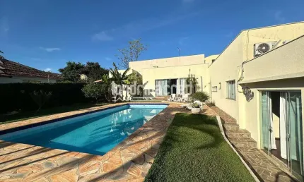 Excelente Casa à venda, Dom Pedro, Londrina, PR, com 5 quartos, 2 suítes, 2 demi-suítes, 5 banheiro