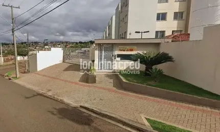 Apartamento no Res. Portal do Sol.  Dormitórios: 03. Banheiros: 01. Sala. Cozinha. Vagas de garagem