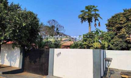 Chácara à venda em Jataizinho, Com um amplo terreno de 900 metros quadrados e 270 metros de área út