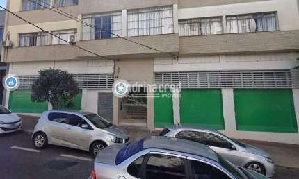 Apartamento no Ed. Canadá no centro de Londrina  Dormitórios: 02. Banheiros: 01. Sala. Cozinha. Áre