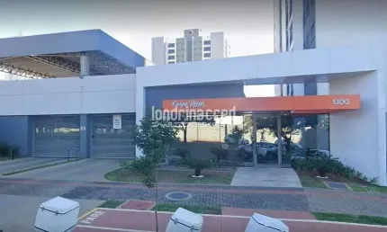 Apartamento no Ed. Carpe Diem.  Dormitórios: 02. Banheiros: 01. Sala. Cozinha. Vagas de garagem: 01