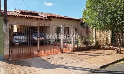 Casa Espaçosa no Alto da Boa Vista, Zona Norte: 4 Quartos (1 Suíte), Ampla Cozinha, Espaço nos Fund