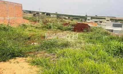 Terreno Imperdível no Jardim Europa, Cambé: 260 m² Pronto para Construir, Com Muro de Arrimo. A Opo