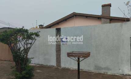 Linda Casa no Jardim Brasília: 300m² de Terreno, 184m² Construídos, 3 Quartos (2 Suítes) e 3 Banhei