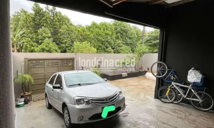 Casa à Venda no Conjunto Professora Hilda Mandarino – 3 Quartos, 2 Banheiros, 3 Vagas, 200m² de Áre