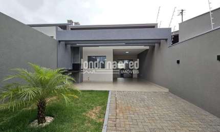 Casa com Área Gourmet Ampla, 2 Quartos (1 Suíte) e Excelente Localização a Apenas 3 Minutos do Cent