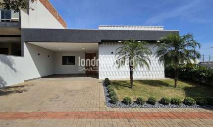 Casa terrea com 03 quartos sendo 02 suites em conceito aberto integrando a casa com a piscina no Co