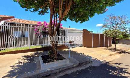 Linda Casa Térrea à Venda na Região Norte de Londrina | 3 Dormitórios, Suíte Master, Piscina, Quios