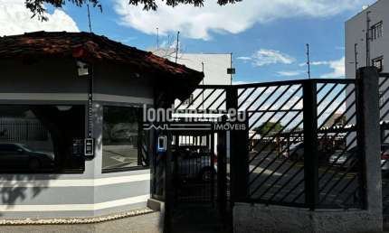 Apartamento no Res. Santa Rita II: 2 Dormitórios, 1 Banheiro, Sala, Cozinha, 1 Vaga de Garagem e 44