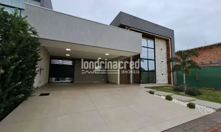 Casa de Alto Padrão no Condomínio Bellevie em Cambé: 3 Suítes, Piscina com Hidromassagem, Espaço Go