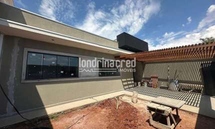 Casa Nova e Moderna à Venda na Região Sul de Londrina – 3 Quartos, 1 Suíte, 2 Vagas de Garagem, Des