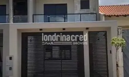 Sobrado de alto padrão em excelente localização, 500m do HU e Muffato, próximo ao centro. 155m², 3