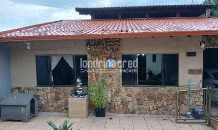 Ótima Casa no Conjunto Maria Cecília: 3 Dormitórios, 1 Suíte, 8 Placas Solares e 174m² de Construçã