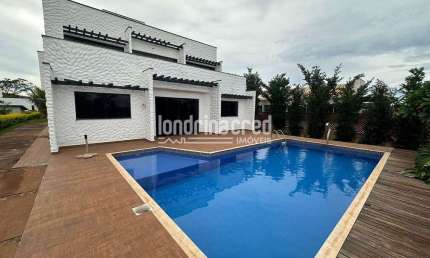 Casa com Vista Privilegiada para Represa no Condomínio: Sobrado de 265m², Piscina, Área Gourmet e 5