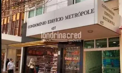 Sala Comercial no Ed. Metrópole – 56m², 6º andar, de frente para o Calçadão, no centro de Londrina.