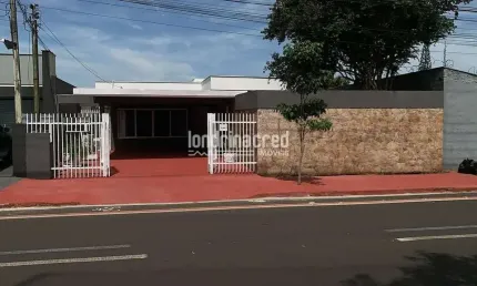 Casa na região central de Londrina, ideal para moradia, comércio ou investimento, com 390m² de terr