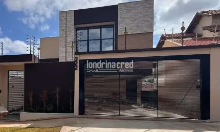 Casa de alto padrão no Jd Universitário com 226m², 3 suítes, piscina, espaço gourmet, sistema fotov