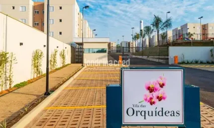 Apartamento no Vila das Orquídeas – 2 Quartos, 1 Vaga Coberta, Todo Decorado, Próximo a Comércios e