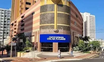 Sala comercial no Complexo Empresarial Oscar Fuganti, 28,70m² privativos, no 1º pavimento de lojas,