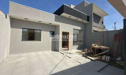 Casa com 3 quartos (1 suíte), 72m² de construção, fino acabamento e excelente localização na região