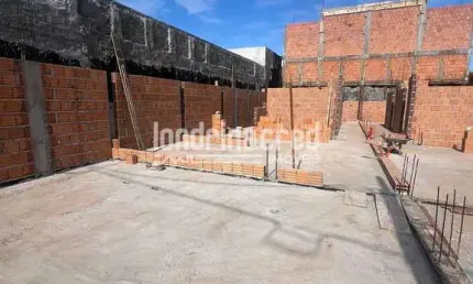 Casa nova em construção com 3 quartos (1 suíte), 2 vagas, 82m² de área construída em terreno de 125