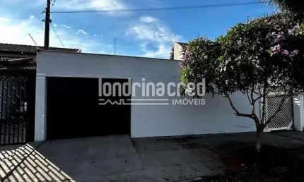 Casa no jardim oriente com 250m² de terreno, 84m² construídos, 4 vagas, suíte, sala ampla e piscina
