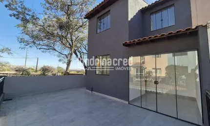 Casa no condomínio ilha bela – 3 dormitórios, quintal amplo, 1 vaga coberta, segurança 24h e fácil