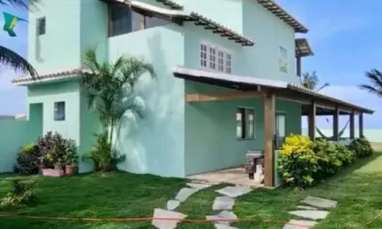 Casa Pé na Areia: 3 Quartos, Piscina e Área Gourmet