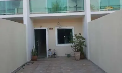 Casa com 2 quartos à venda na Vila Capri, Araruama 