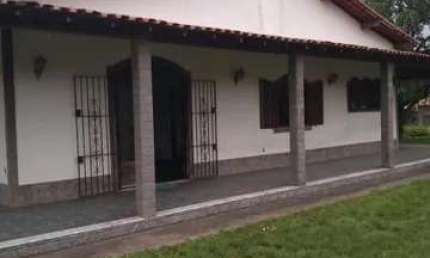 Casa c/ terreno espaçoso em Araruama - Praia do Coqueiral
