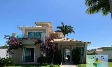 Casa Estilo Buziano com Área de Lazer Completa – Marina-Búzios