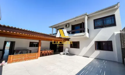 Casa  5 dormitórios 100 metros do Mar no Balneário Arroio do Silva/SC