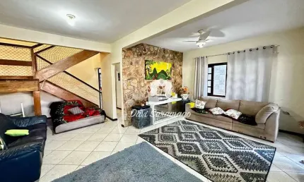 Casa com 5 quartos à venda na Rua PY, Serra Grande, Niterói
