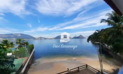 Casa de 4 quartos em São Francisco na Estrada Froes