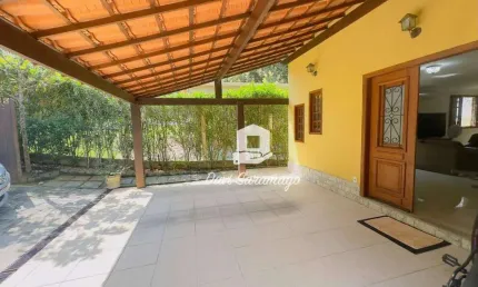 Casa Linear Dentro de Condominio a Venda 4 Quartos otimo Quintal