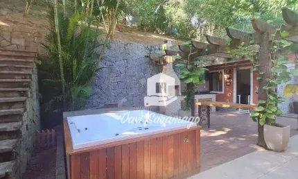 Casa com 4 Quartos à Venda, 347 m² por R$ 1.490.000 - Itaipu - Niterói/RJ