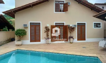 Casa a Venda em Piratininga 4 Quartos com lazer completo