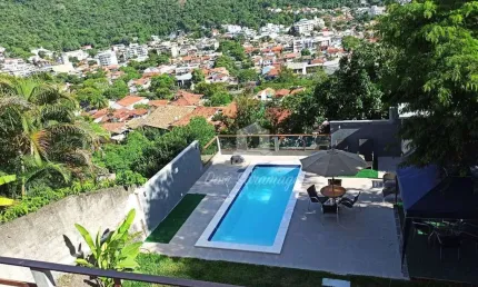 Casa com 4 quartos à venda na Rua Clara Nunes, São Francisco, Niterói