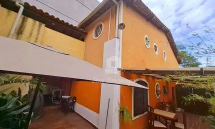 Casa com 3 quartos à venda na Avenida Presidente Roosevelt, São Francisco, Niterói