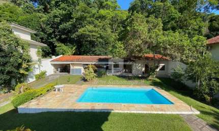 Casa com 4 quartos a venda por R$ 2.200.000  Itaipu  Niterói RJ