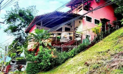 Casa com 3 dormitórios à venda, 300 m² por R$ 900.000,00 - Itaipu - Niterói/RJ
