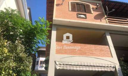 Casa com 4 Quartos à Venda, 377 m² por R$ 990.000 - Itacoatiara - Niterói/RJ