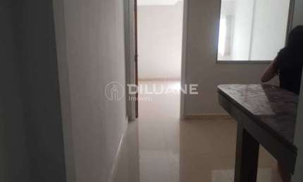 Apartamento à venda na Largo da Lapa, Centro, Rio de Janeiro, 30 m2 por R$ 230.000