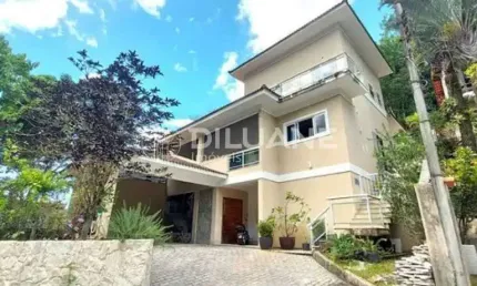 Casa em condomínio fechado com 3 quartos à venda na Rua Terra Nova, Itaipu, Niterói, 663 m2 por R$ 1.600.000
