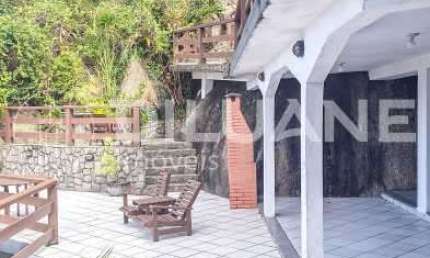 Casa em condomínio fechado com 4 quartos à venda na Rua A, Itaipuaçú, Maricá, 214 m2 por R$ 900.000
